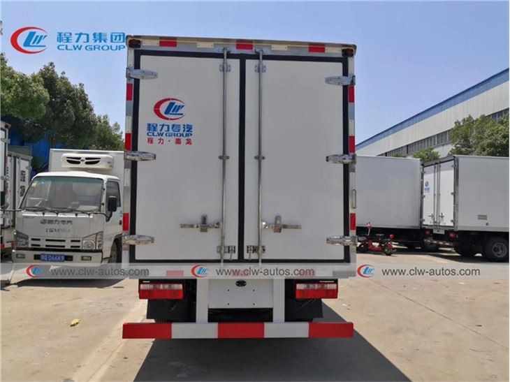 Dongfeng 6-wheel 3Tons 4Tons Freezer Truck