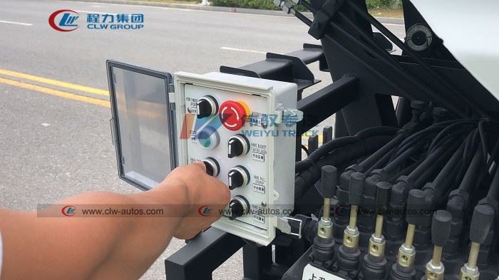 Dongfeng 7cbm 7000Liter Sealed Dump Garbage Truck