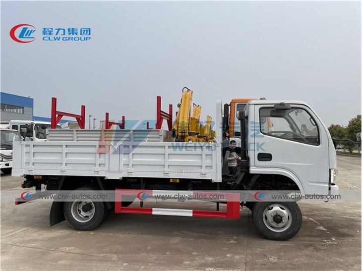Dongfeng 95HP AWD 4x4 5Tons Cargo Truck
