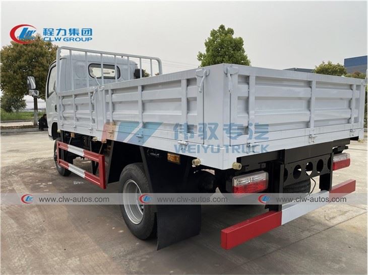Dongfeng 95HP AWD 4x4 5Tons Cargo Truck