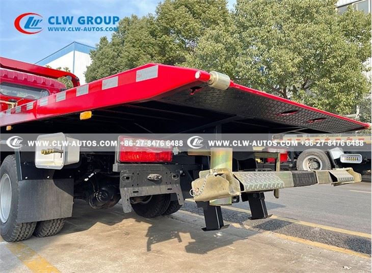 DONGFENG CAPTAIN 5 Tons Flatbed Rollback Wrecker Truck