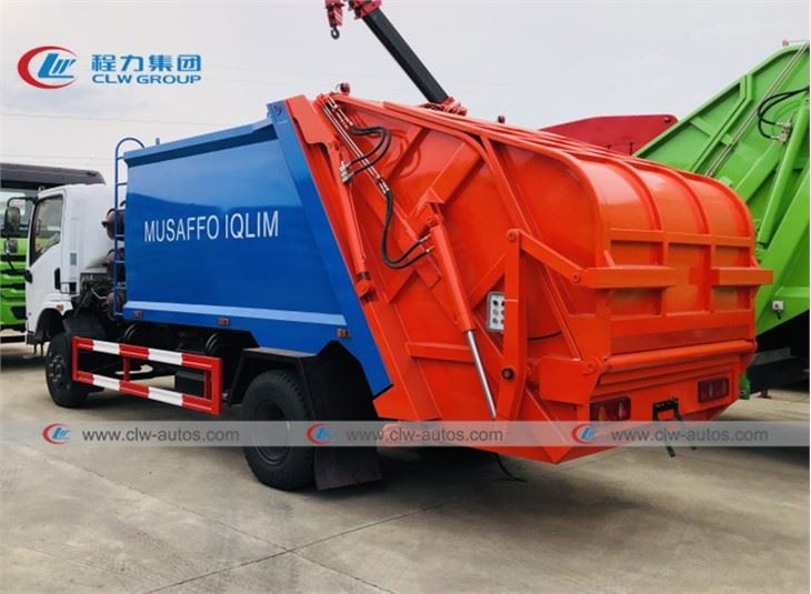 Dongfeng CNG Engine 5CBM Garbage Compactor Truck