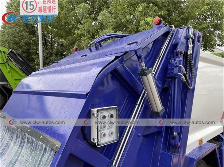 Dongfeng Duolica 4X2 6000liters 4tons Garbage Compactor Truck