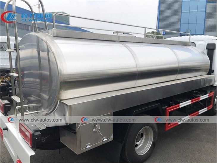 Dongfeng Duolika 4000Liters Stainless Steel Tank Milk Delivery Truck