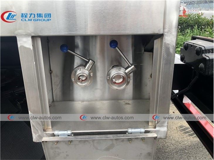 Dongfeng Duolika 4000Liters Stainless Steel Tank Milk Delivery Truck