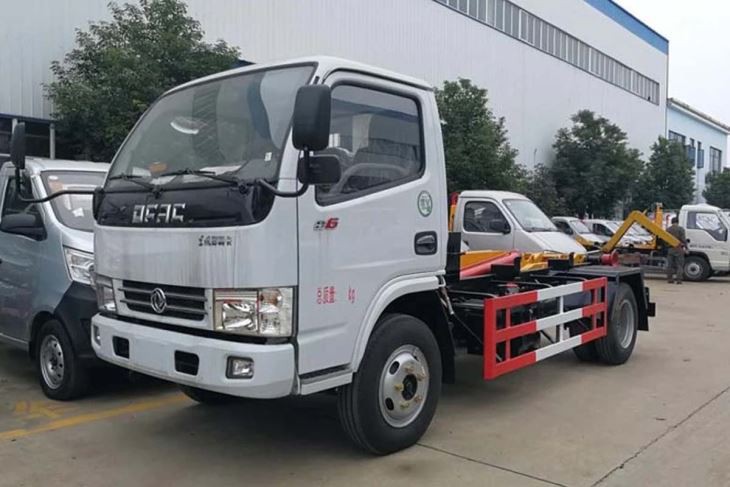 Dongfeng Hook Lift Garbage Truck