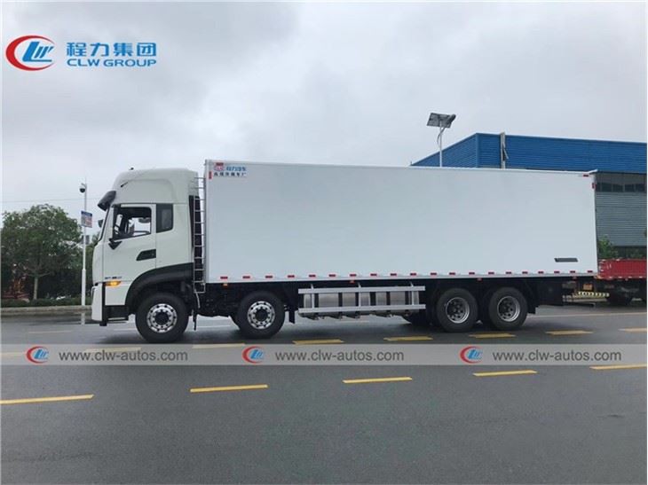 Dongfeng Kinland 8X4 30tons Refrigerated Van Box Truck