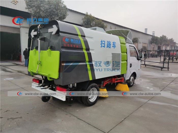Dongfeng Small Size Road Sweeper Truck