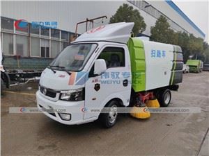 Dongfeng Small Size Road Sweeper Truck