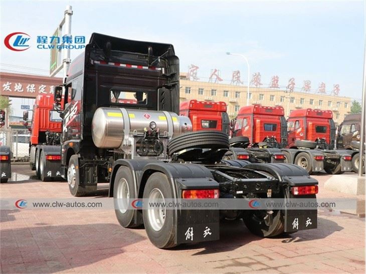FAW JH6 1000Liter LNG Tractor Truck 6x4