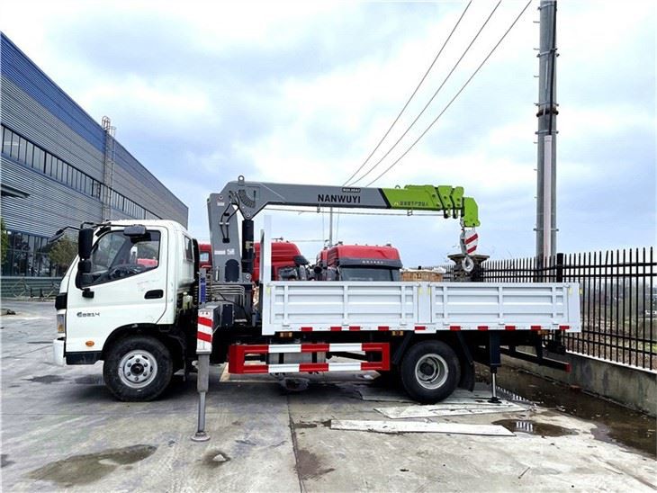 FOTON RHD Cargo Truck Mounted 5Tons Telescopic Boom Crane
