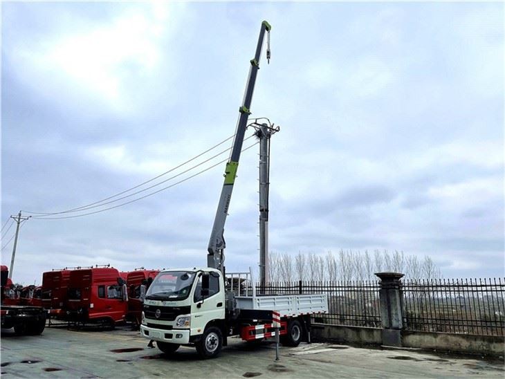 FOTON RHD Cargo Truck Mounted 5Tons Telescopic Boom Crane