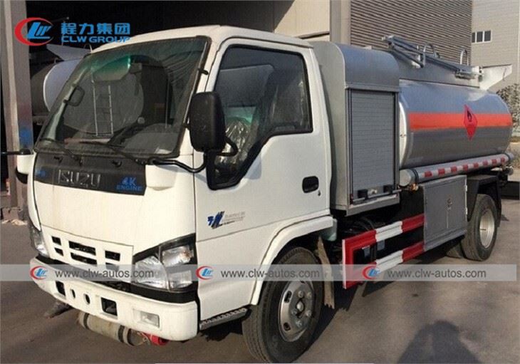 Isuzu 5cbm 5,000Liters Stainless Steel Oil Tanker Fuel Dispenser Truck