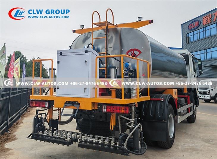 HOWO 10 Ton Bitumen Distributor Truck