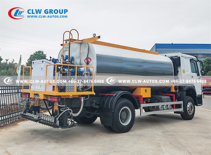 HOWO 10 Ton Bitumen Distributor Truck