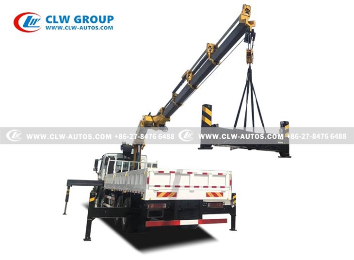 HOWO 20Tons Folding Boom Crane Truck