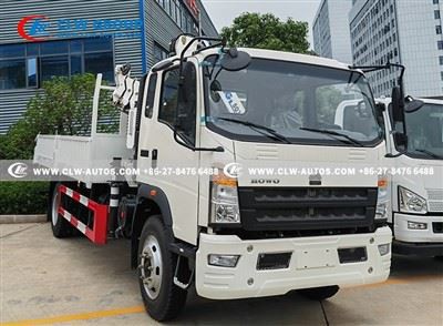 HOWO 3 Ton Crane Truck