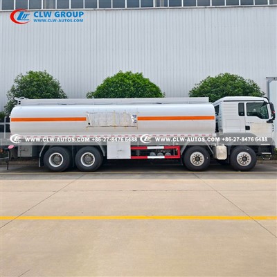 Sinotruk HOWO 8x4 Fuel Tanker Truck for Sale