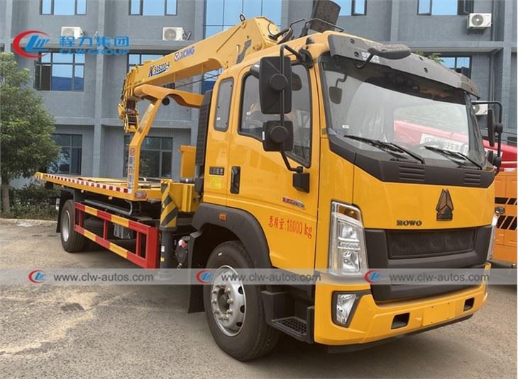 HOWO 3Tons Flatbed Tow Truck With XCMG Crane