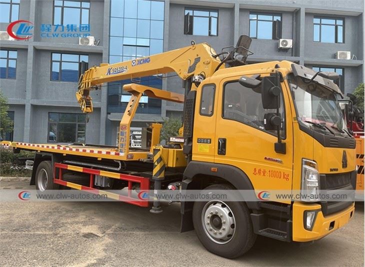 HOWO 3Tons Flatbed Tow Truck With XCMG Crane