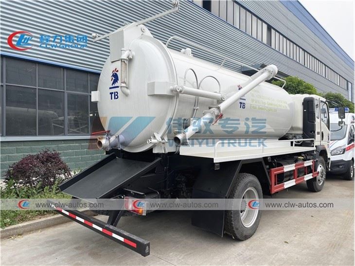 Howo 4X2 10,000L 10Tons Vacuum Septic Truck