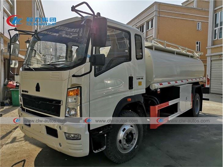 Howo 4X2 10k Liters 10Tons Oil Bowser Truck With Censtar Dispenser