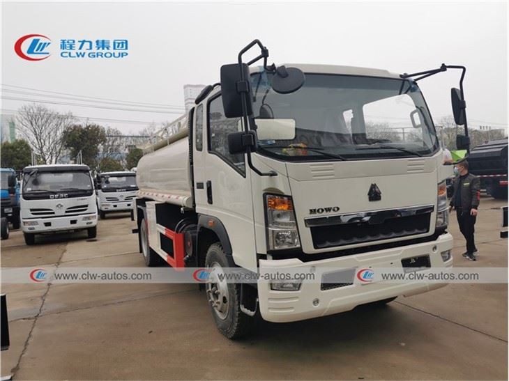 Howo 4X2 10k Liters 10Tons Oil Bowser Truck With Censtar Dispenser
