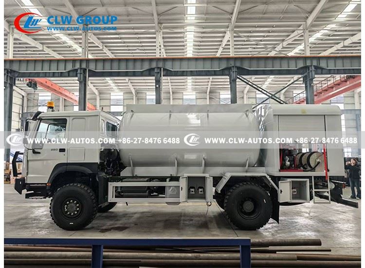 HOWO 4WD 10m³ Lube Refueler Truck
