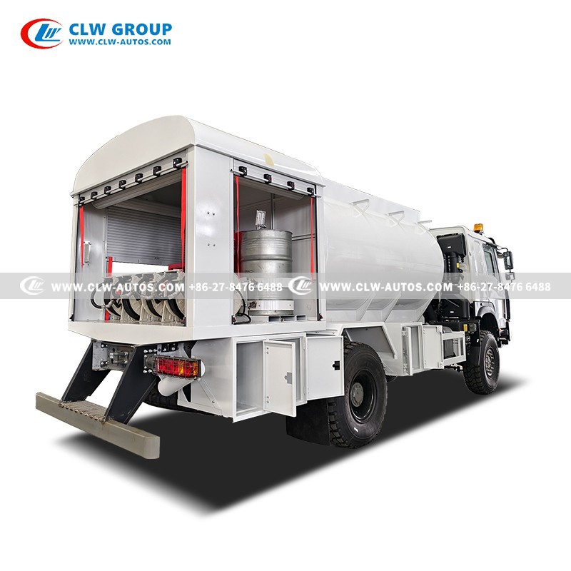 HOWO 4WD 10m³ Lube Refueler Truck