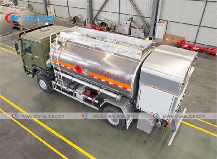 HOWO 4x4 15000L Aviation Jet A1 Refueling Tank Truck