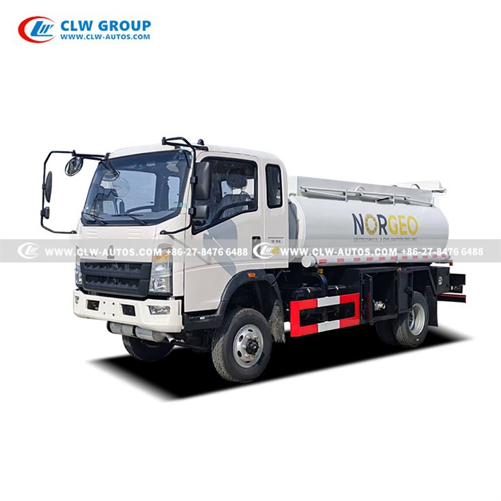 HOWO 4x4 Fuel Dispenser Truck 5000L