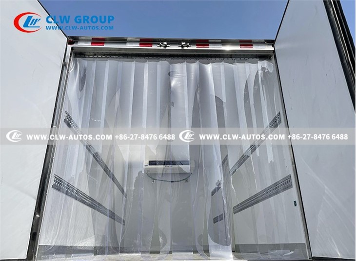 HOWO 4X4 Off Road 15Tons Refrigerated Truck