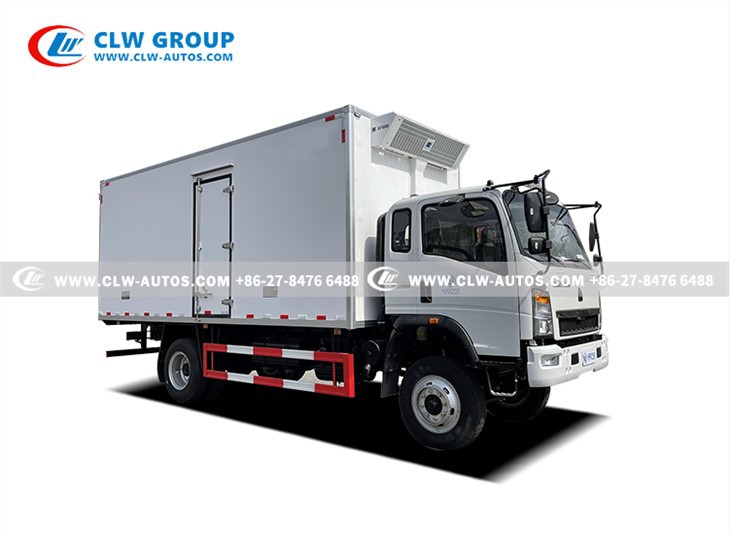 HOWO 4x4 Off Road 8Tons Refrigerator Truck With Thermo King Freezer