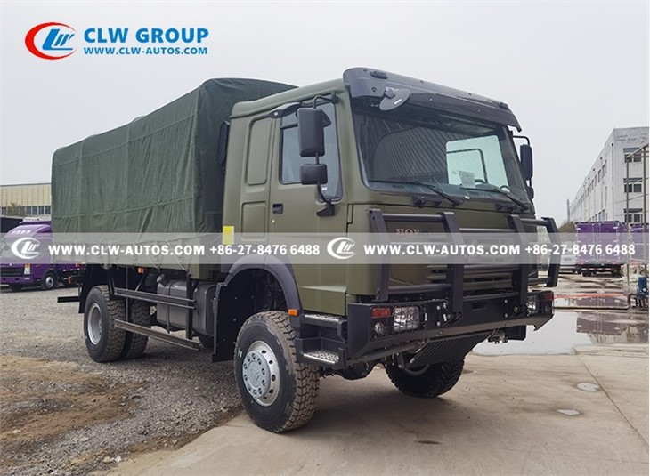 HOWO 4X4 Off Road Troop Carrier With Tarpaulin