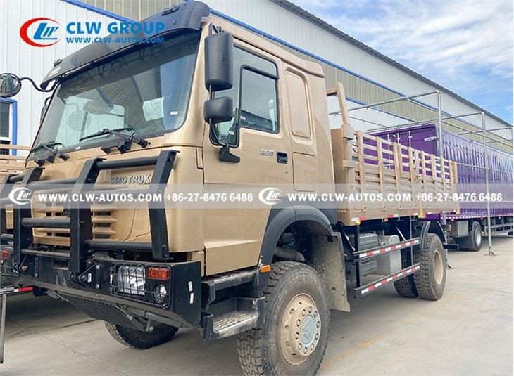 HOWO 4X4 Off Road Troop Carrier With Tarpaulin