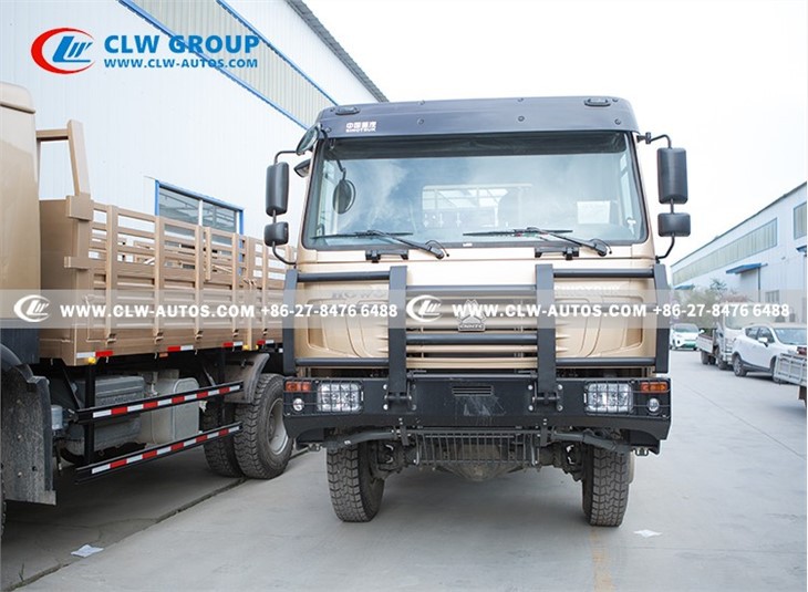 HOWO 4X4 Off Road Troop Carrier With Tarpaulin