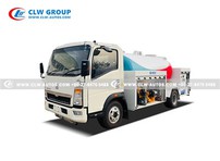 HOWO 5000 Liter LPG Bobtail Truck For Cooking Cylinder Refiiling