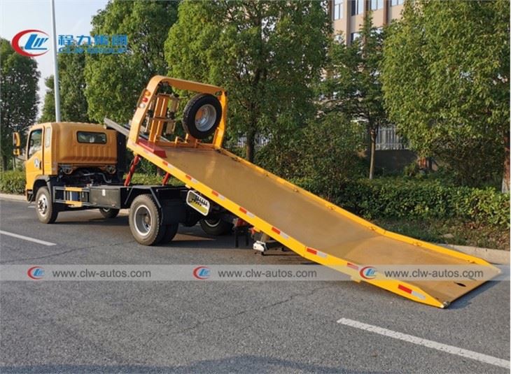 HOWO 5Tons Road Wrecker Flatbed Towing Truck