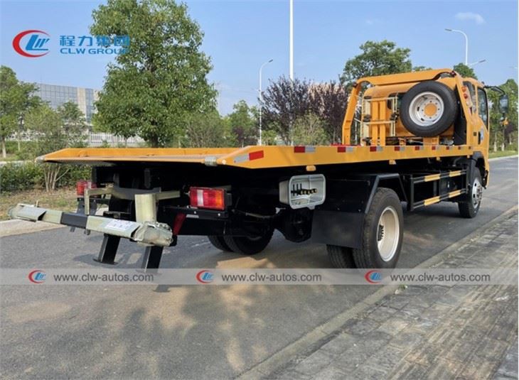 HOWO 5Tons Road Wrecker Flatbed Towing Truck