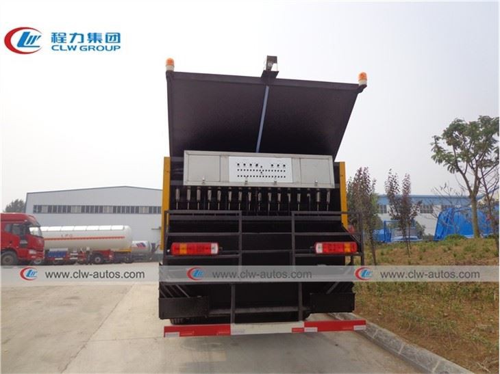 HOWO 6X4 Asphalt And Gravel Synchronous Sealer Truck
