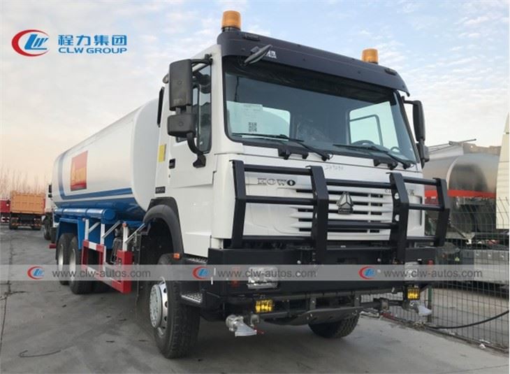 HOWO 6x6 Off Road 20Tons Water Sprinkler Truck