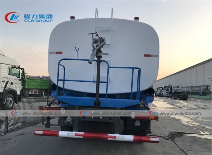 HOWO 6x6 Off Road 20Tons Water Sprinkler Truck