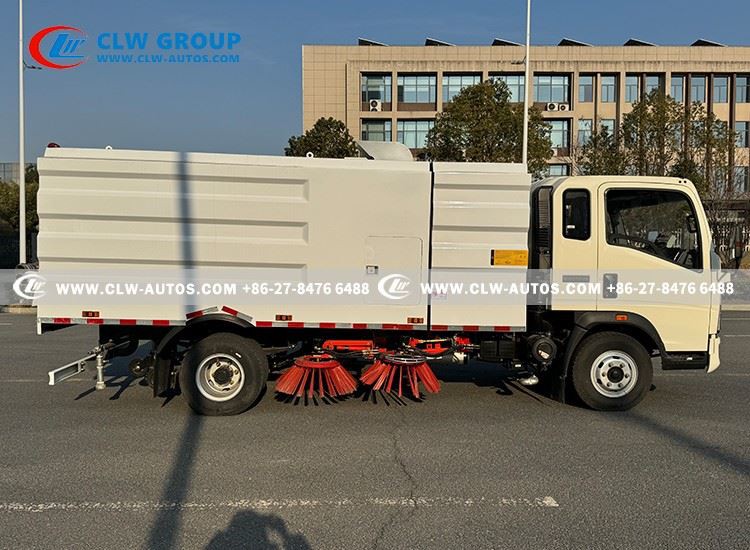 HOWO 7.5CBM Road Sweeper Truck