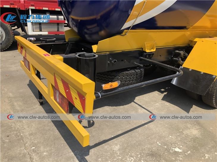 HOWO 8000Liters LPG Bobtail Truck