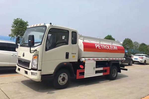 HOWO Carbon Steel Fuel Dispenser Truck