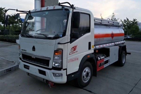 HOWO Carbon Steel Fuel Dispenser Truck