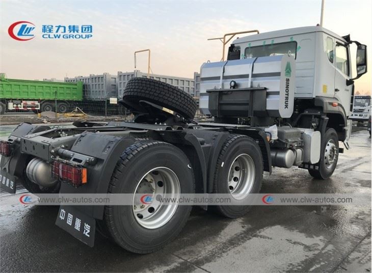 HOWO/HOHAN 371HP 420HP Tractor Truck With 1000L Fuel Tanker