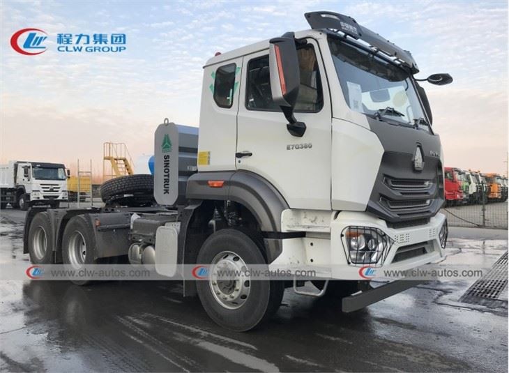 HOWO/HOHAN 371HP 420HP Tractor Truck With 1000L Fuel Tanker