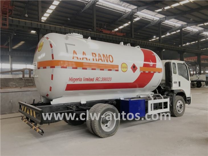 HOWO 5MT LPG Bobtail Truck