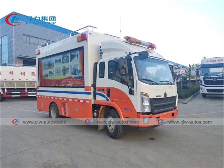 Howo P5 LED Advertisement Truck With Hydraulic Rear Plate